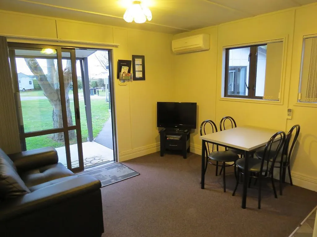 Christchurch Kiwi Holiday Park & Motels 4*,